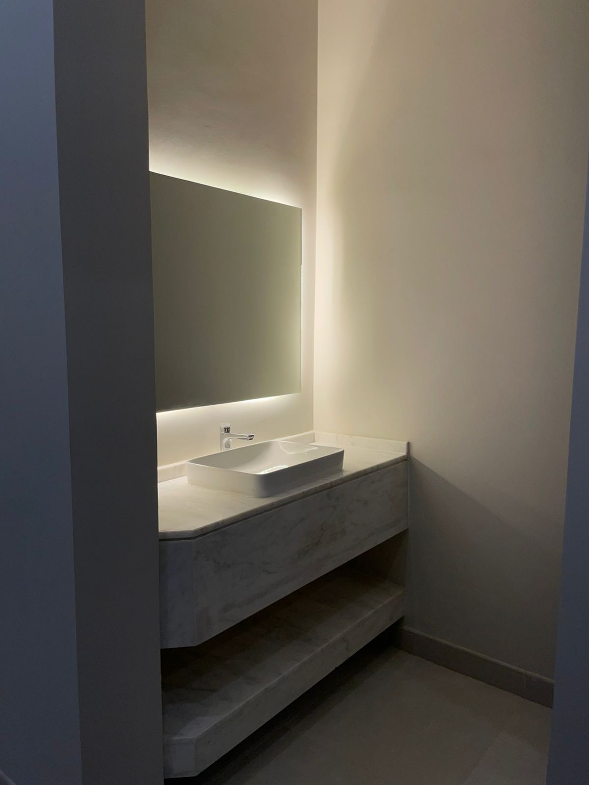 🏙️ **Luxury Apartment for Rent - Prime Capital Location**  